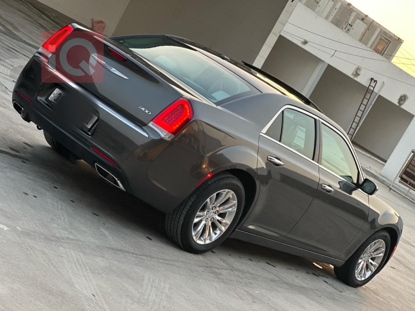 کرایسلەر 300